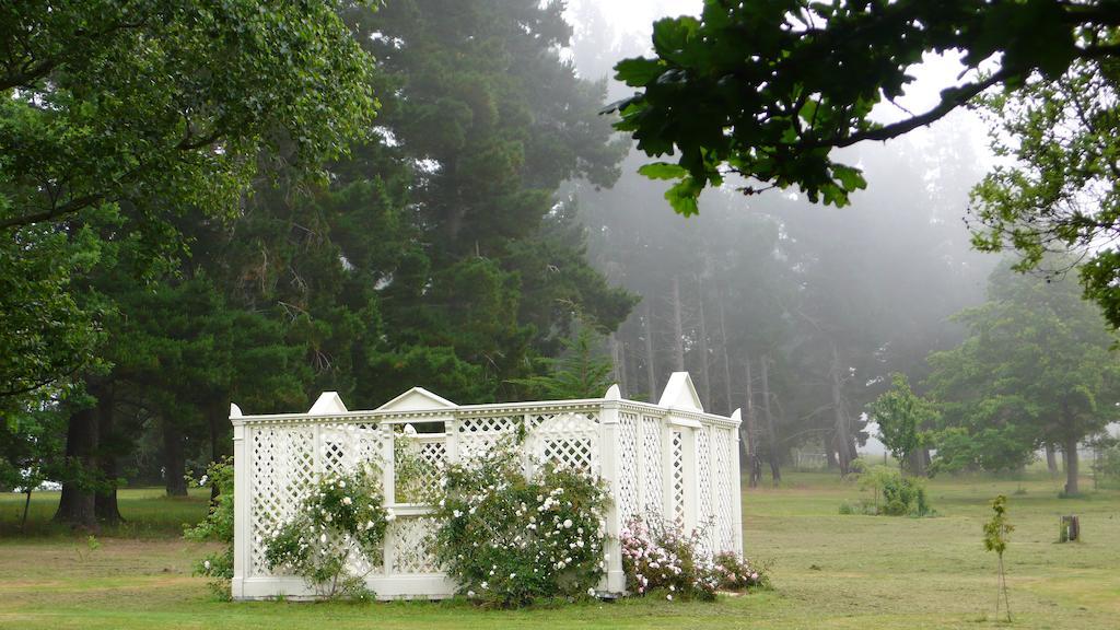 Gunyah Country Estate Villa Windwhistle Buitenkant foto